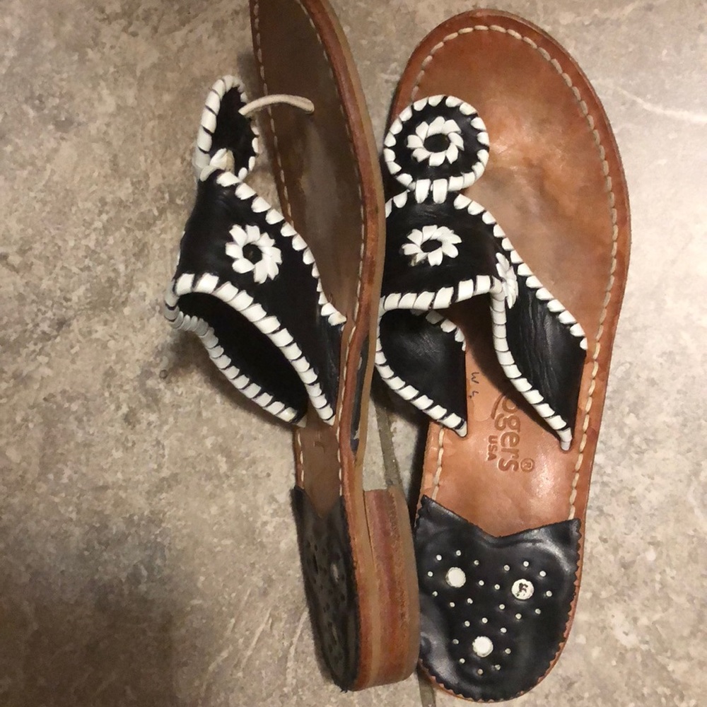 Jack Roger’s black and white icon slippers - Picture 6 of 7